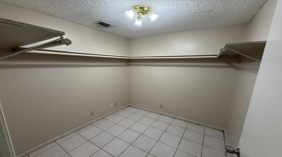 313 Potrero Ct, Laredo, Texas 78045, 4 Bedrooms Bedrooms, 7 Rooms Rooms,2 BathroomsBathrooms,Residential,For Rent,313 Potrero Ct,20262540