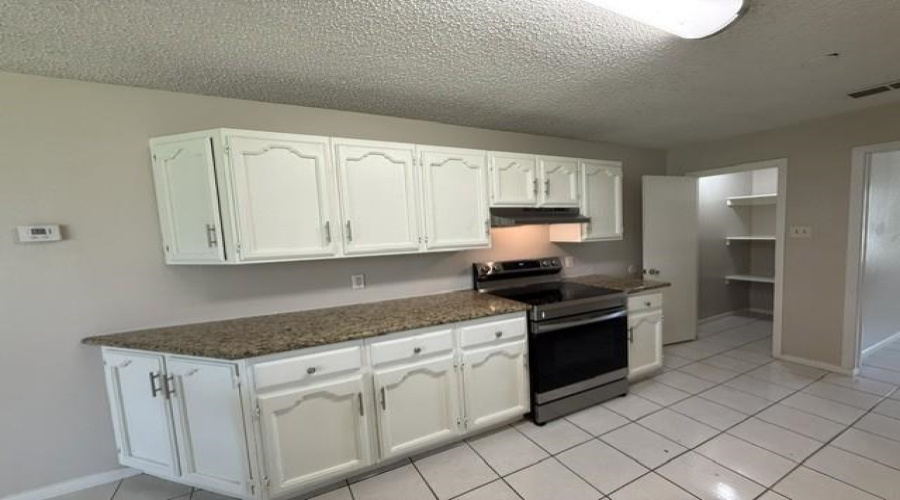 313 Potrero Ct, Laredo, Texas 78045, 4 Bedrooms Bedrooms, 7 Rooms Rooms,2 BathroomsBathrooms,Residential,For Rent,313 Potrero Ct,20262540