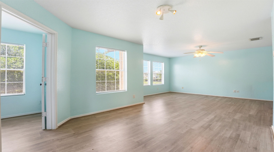 10010 Moongrove Pass, San Antonio, Texas 78239, 3 Bedrooms Bedrooms, 6 Rooms Rooms,2 BathroomsBathrooms,Residential,For Sale,10010 Moongrove Pass,20262541