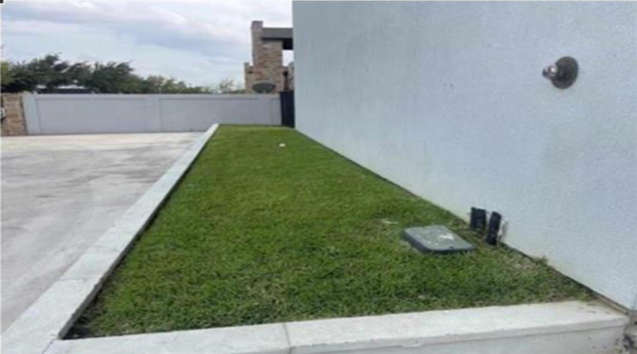 7608 Rocio Dr, Laredo, Texas 78041, 2 Bedrooms Bedrooms, 2 Rooms Rooms,2 BathroomsBathrooms,Residential,For Rent,7608 Rocio Dr,20262542