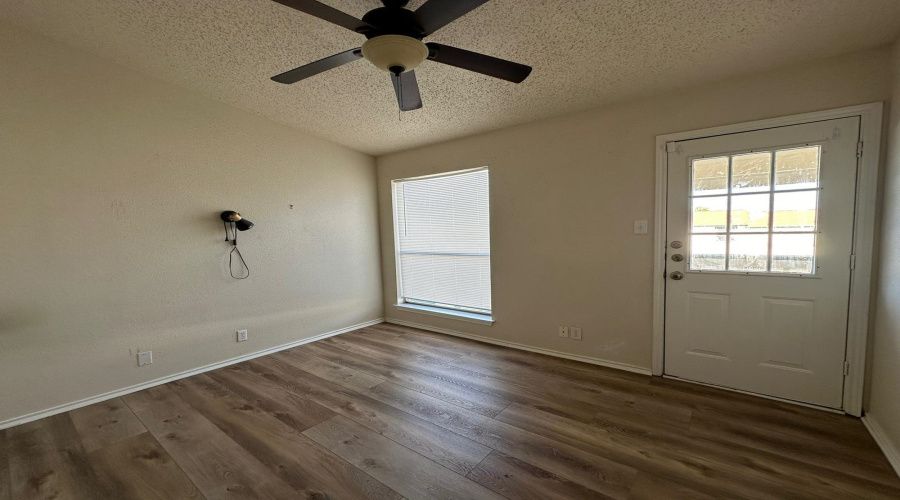 4949 Hamilton Wolfe, SAN ANTONIO, Texas 78229, 1 Bedroom Bedrooms, 3 Rooms Rooms,1 BathroomBathrooms,Residential,For Sale,4949 Hamilton Wolfe,20262543