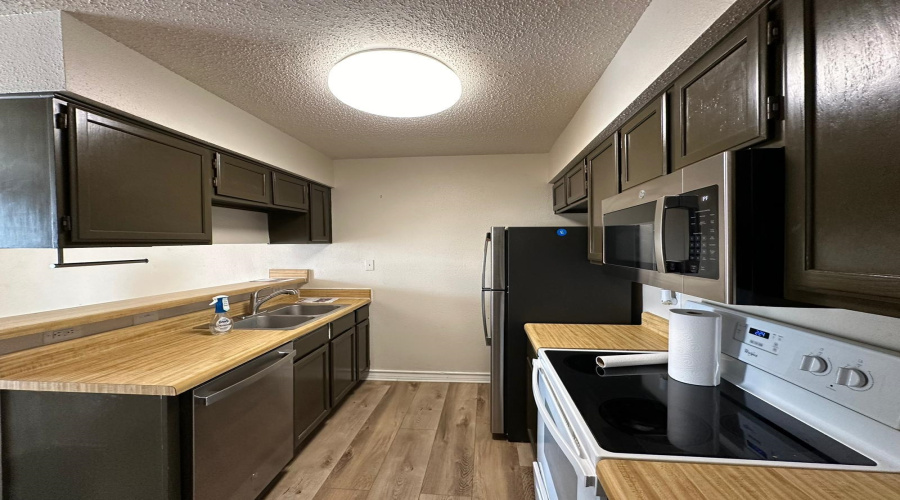 4949 Hamilton Wolfe, SAN ANTONIO, Texas 78229, 1 Bedroom Bedrooms, 3 Rooms Rooms,1 BathroomBathrooms,Residential,For Sale,4949 Hamilton Wolfe,20262543