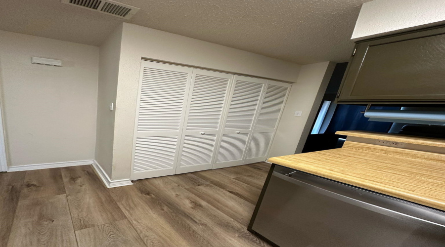 4949 Hamilton Wolfe, SAN ANTONIO, Texas 78229, 1 Bedroom Bedrooms, 3 Rooms Rooms,1 BathroomBathrooms,Residential,For Sale,4949 Hamilton Wolfe,20262543