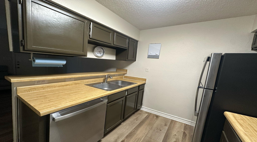 4949 Hamilton Wolfe, SAN ANTONIO, Texas 78229, 1 Bedroom Bedrooms, 3 Rooms Rooms,1 BathroomBathrooms,Residential,For Sale,4949 Hamilton Wolfe,20262543