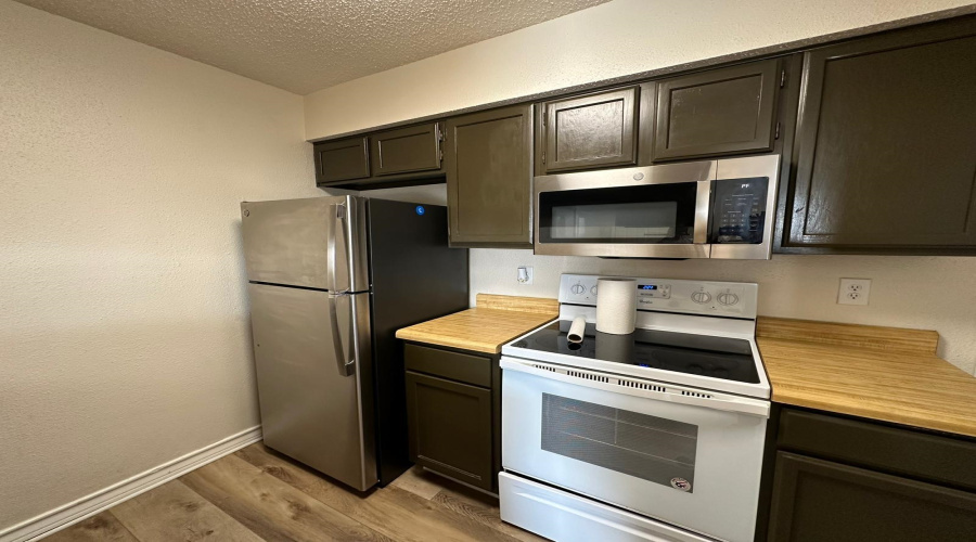 4949 Hamilton Wolfe, SAN ANTONIO, Texas 78229, 1 Bedroom Bedrooms, 3 Rooms Rooms,1 BathroomBathrooms,Residential,For Sale,4949 Hamilton Wolfe,20262543