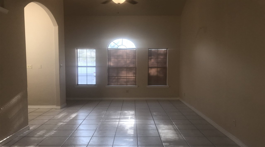411 Shiloh Dr, LAREDO, Texas 78045, 3 Bedrooms Bedrooms, 6 Rooms Rooms,2 BathroomsBathrooms,Residential,For Rent,411 Shiloh Dr,20262544