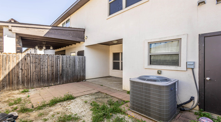 5706 Montevista Dr., Laredo, Texas 78041, 3 Bedrooms Bedrooms, 6 Rooms Rooms,2 BathroomsBathrooms,Residential,For Rent,5706 Montevista Dr.,20262546