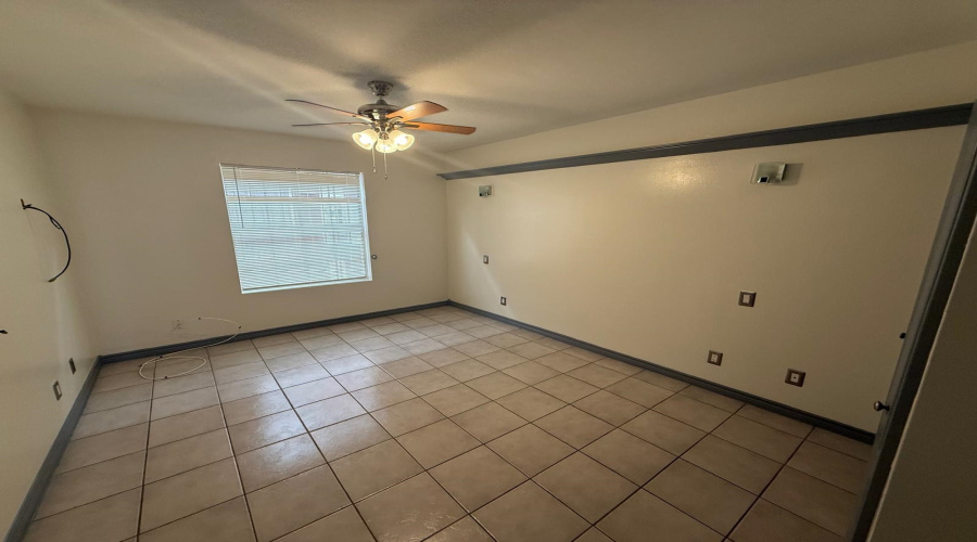205 Martingale Ln, Laredo, Texas 78041-0000, 3 Bedrooms Bedrooms, 5 Rooms Rooms,2 BathroomsBathrooms,Residential,For Rent,205 Martingale Ln,20262548