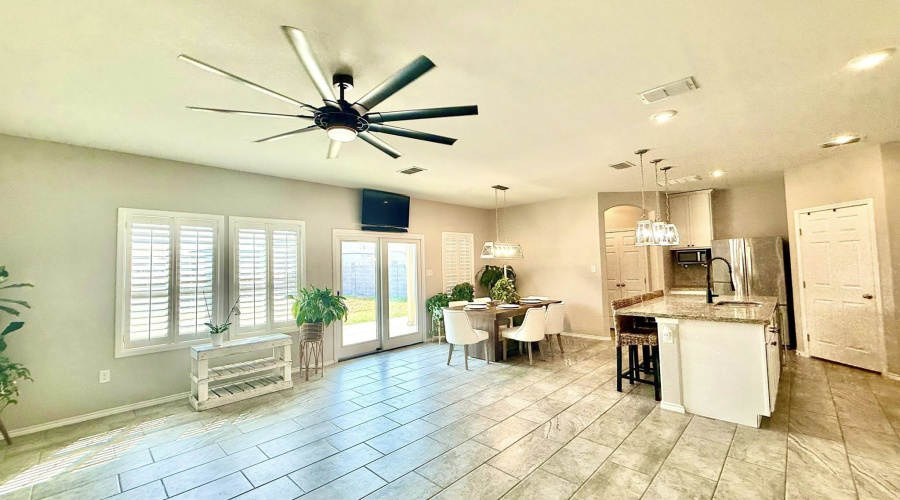 1006 Kus Dr., Laredo, Texas 78045, 4 Bedrooms Bedrooms, 7 Rooms Rooms,2 BathroomsBathrooms,Residential,For Rent,1006 Kus Dr.,20262549