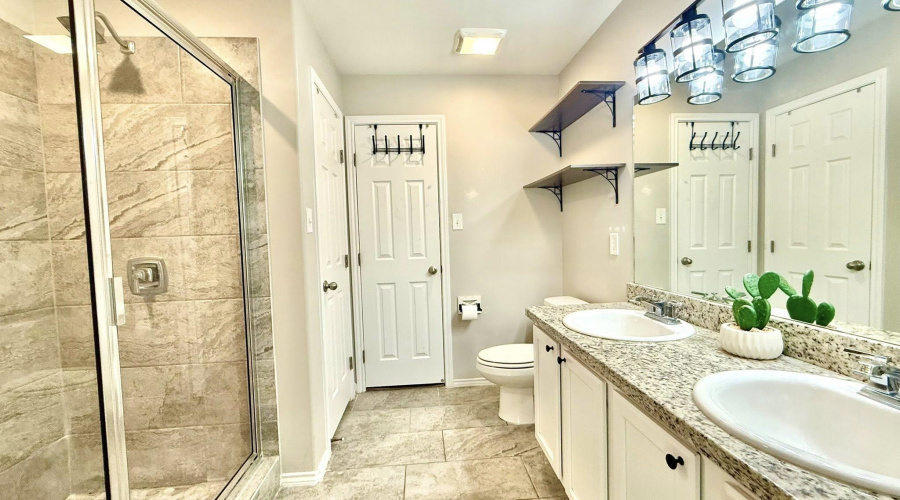 1006 Kus Dr., Laredo, Texas 78045, 4 Bedrooms Bedrooms, 7 Rooms Rooms,2 BathroomsBathrooms,Residential,For Rent,1006 Kus Dr.,20262549