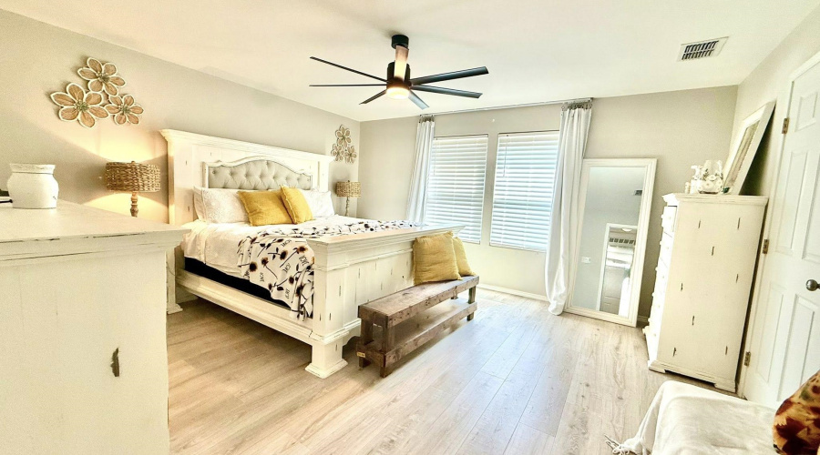 1006 Kus Dr., Laredo, Texas 78045, 4 Bedrooms Bedrooms, 7 Rooms Rooms,2 BathroomsBathrooms,Residential,For Rent,1006 Kus Dr.,20262549