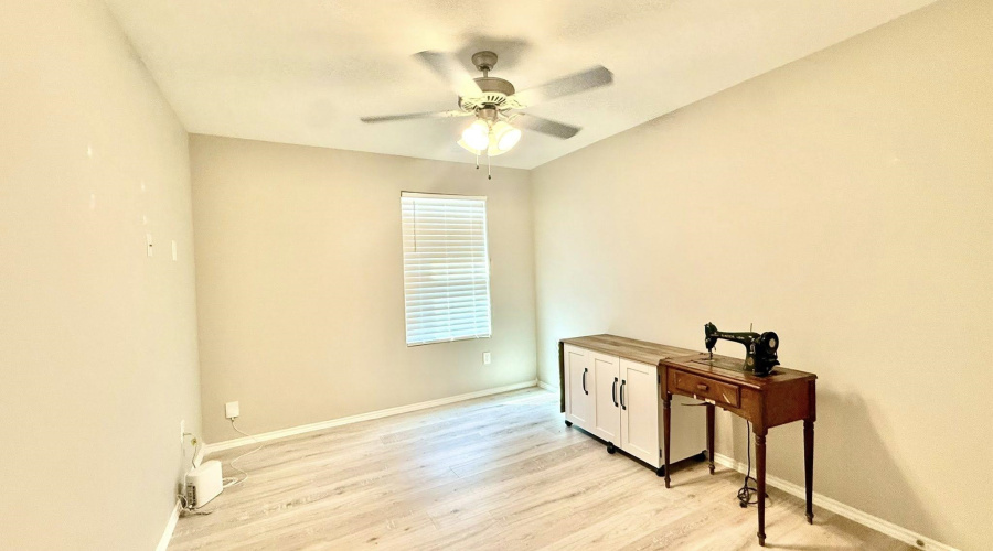 1006 Kus Dr., Laredo, Texas 78045, 4 Bedrooms Bedrooms, 7 Rooms Rooms,2 BathroomsBathrooms,Residential,For Rent,1006 Kus Dr.,20262549