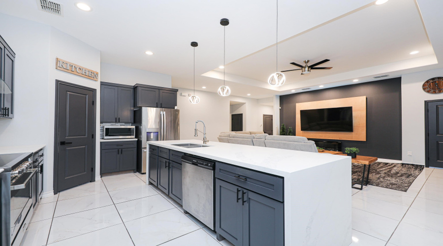 102 Cresta Dr., LAREDO, Texas 78045, 4 Bedrooms Bedrooms, 7 Rooms Rooms,4 BathroomsBathrooms,Residential,For Sale,102 Cresta Dr.,20262552