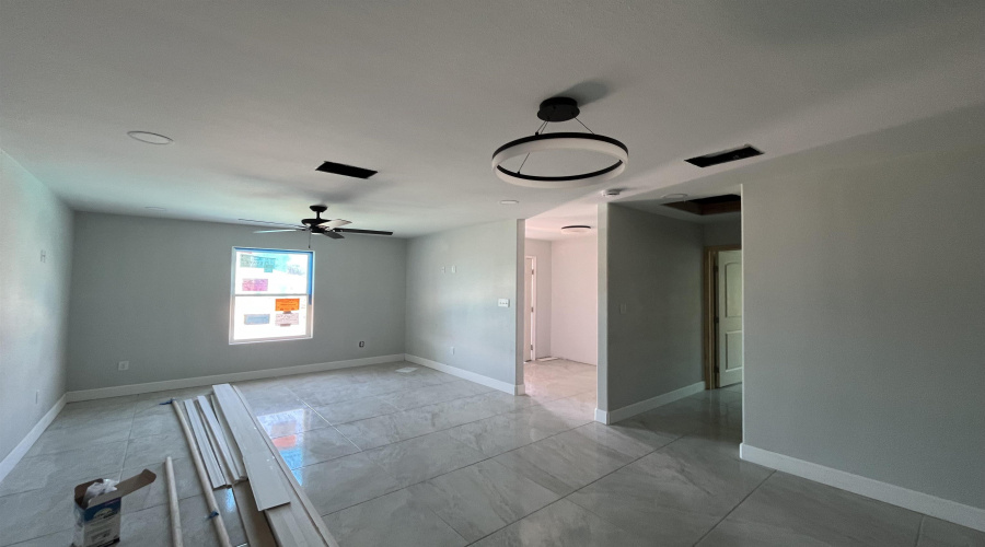 128 Leon Ave, Laredo, Texas 78046, 3 Bedrooms Bedrooms, 5 Rooms Rooms,2 BathroomsBathrooms,Residential,For Sale,128 Leon Ave,20262553