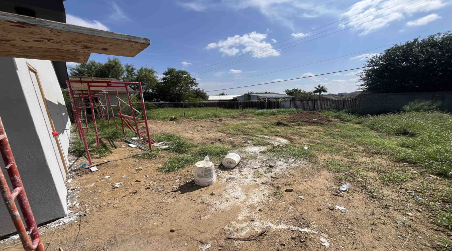 128 Leon Ave, Laredo, Texas 78046, 3 Bedrooms Bedrooms, 5 Rooms Rooms,2 BathroomsBathrooms,Residential,For Sale,128 Leon Ave,20262553