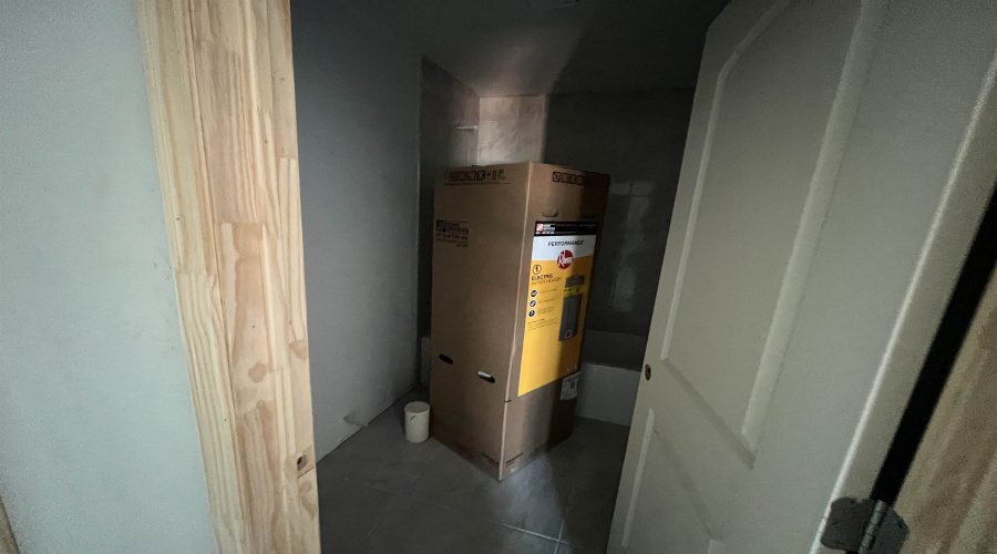 128 Leon Ave, Laredo, Texas 78046, 3 Bedrooms Bedrooms, 5 Rooms Rooms,2 BathroomsBathrooms,Residential,For Sale,128 Leon Ave,20262553