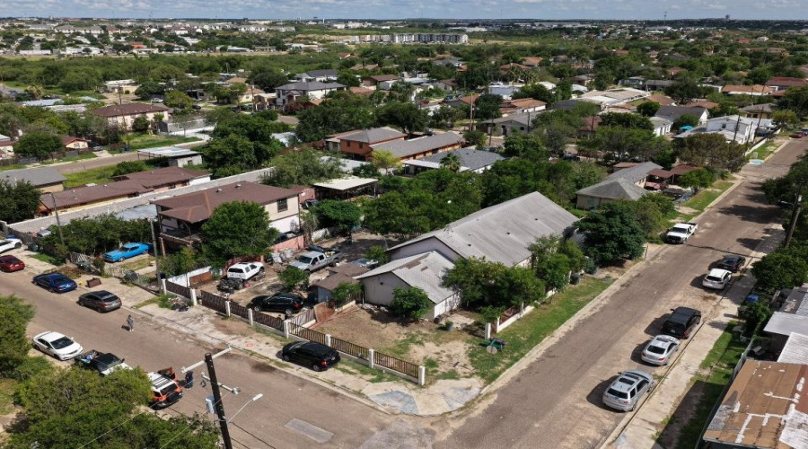 3501 Corpus Christi St, Laredo, Texas 78043, 8 Bedrooms Bedrooms, 16 Rooms Rooms,4 BathroomsBathrooms,Residential,For Sale,3501 Corpus Christi St,20262556