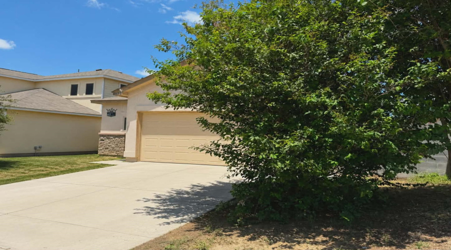 4423 Gloria Dr., Laredo, Texas 78046, 3 Bedrooms Bedrooms, 6 Rooms Rooms,2 BathroomsBathrooms,Residential,For Sale,4423 Gloria Dr.,20262557