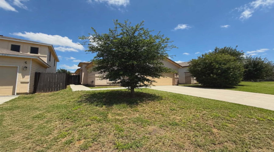 4423 Gloria Dr., Laredo, Texas 78046, 3 Bedrooms Bedrooms, 6 Rooms Rooms,2 BathroomsBathrooms,Residential,For Sale,4423 Gloria Dr.,20262557