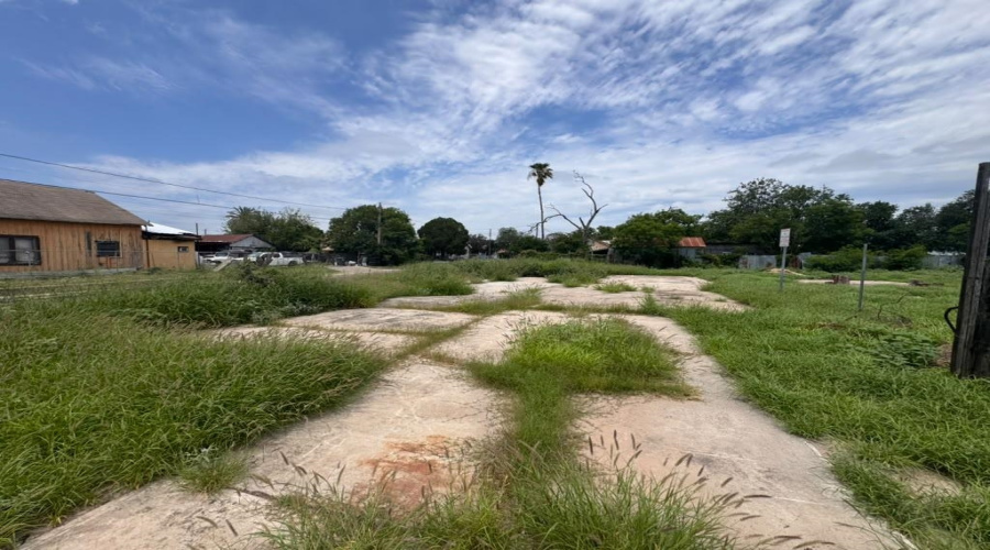 1402 Santa Maria Ave, Laredo, Texas 78046, ,Land,For Sale,1402 Santa Maria Ave,20262558