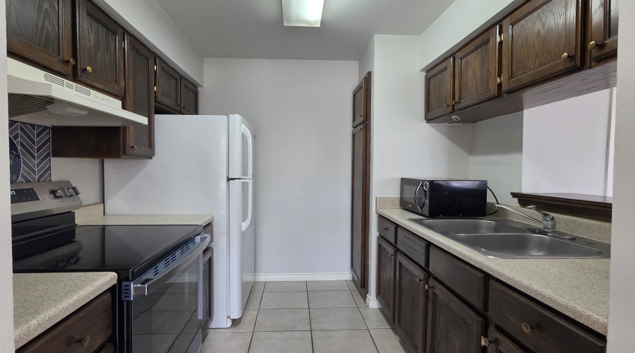207 Martingale Ln, Laredo, Texas 78041, 2 Bedrooms Bedrooms, 5 Rooms Rooms,2 BathroomsBathrooms,Residential,For Rent,207 Martingale Ln,20262559