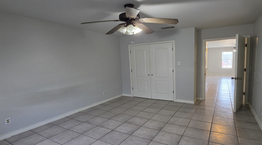 207 Martingale Ln, Laredo, Texas 78041, 2 Bedrooms Bedrooms, 5 Rooms Rooms,2 BathroomsBathrooms,Residential,For Rent,207 Martingale Ln,20262559