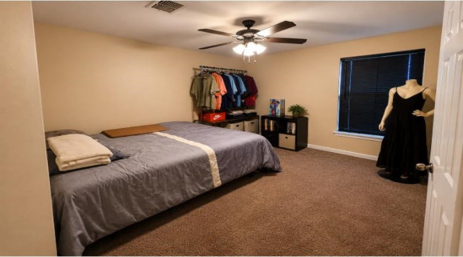 9958 Inmaculada Ln, Laredo, Texas 78045, 3 Bedrooms Bedrooms, 4 Rooms Rooms,2 BathroomsBathrooms,Residential,For Sale,9958 Inmaculada Ln,20262560