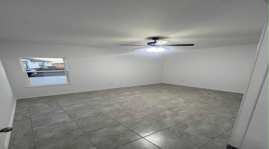 1504 Estudiantes Dr., LAREDO, Texas 78046, 3 Bedrooms Bedrooms, 4 Rooms Rooms,2 BathroomsBathrooms,Residential,For Sale,1504 Estudiantes Dr.,20262561