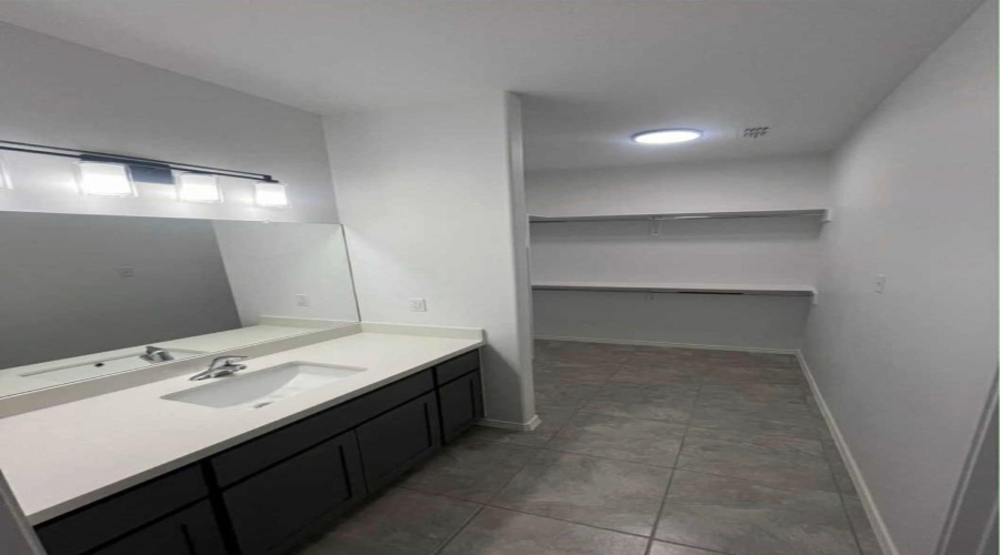 1504 Estudiantes Dr., LAREDO, Texas 78046, 3 Bedrooms Bedrooms, 4 Rooms Rooms,2 BathroomsBathrooms,Residential,For Sale,1504 Estudiantes Dr.,20262561
