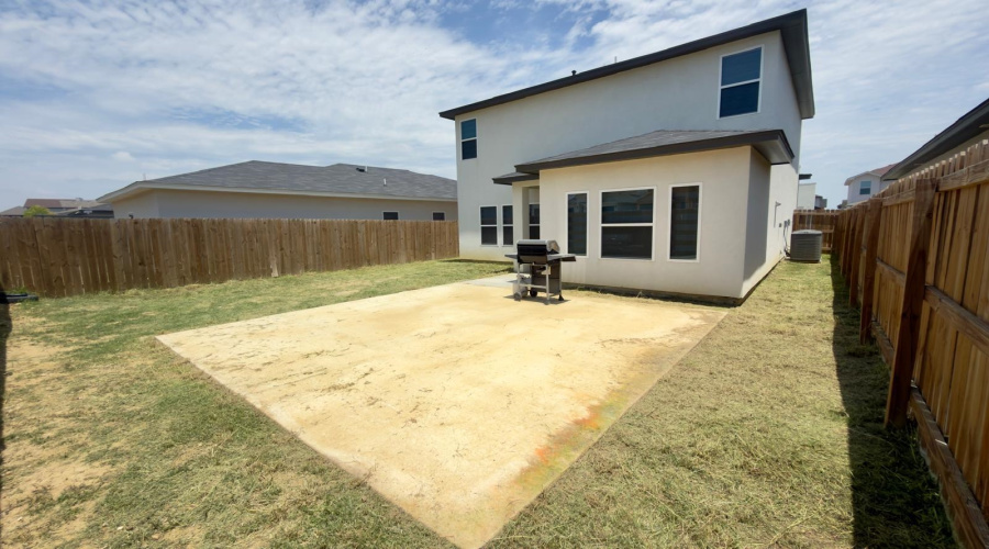 1521 Hebilla Ln., Laredo, Texas 78046-2243, 3 Bedrooms Bedrooms, 5 Rooms Rooms,2 BathroomsBathrooms,Residential,For Sale,1521 Hebilla Ln.,20262562