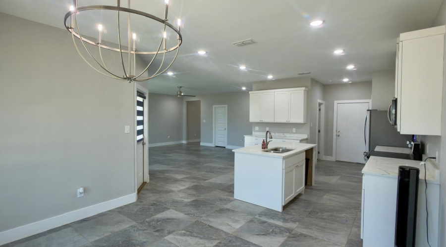 1521 Hebilla Ln., Laredo, Texas 78046-2243, 3 Bedrooms Bedrooms, 5 Rooms Rooms,2 BathroomsBathrooms,Residential,For Sale,1521 Hebilla Ln.,20262562