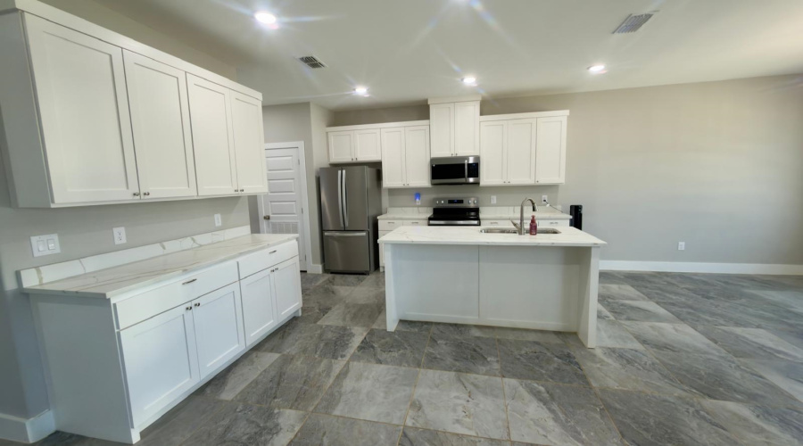 1521 Hebilla Ln., Laredo, Texas 78046-2243, 3 Bedrooms Bedrooms, 5 Rooms Rooms,2 BathroomsBathrooms,Residential,For Sale,1521 Hebilla Ln.,20262562