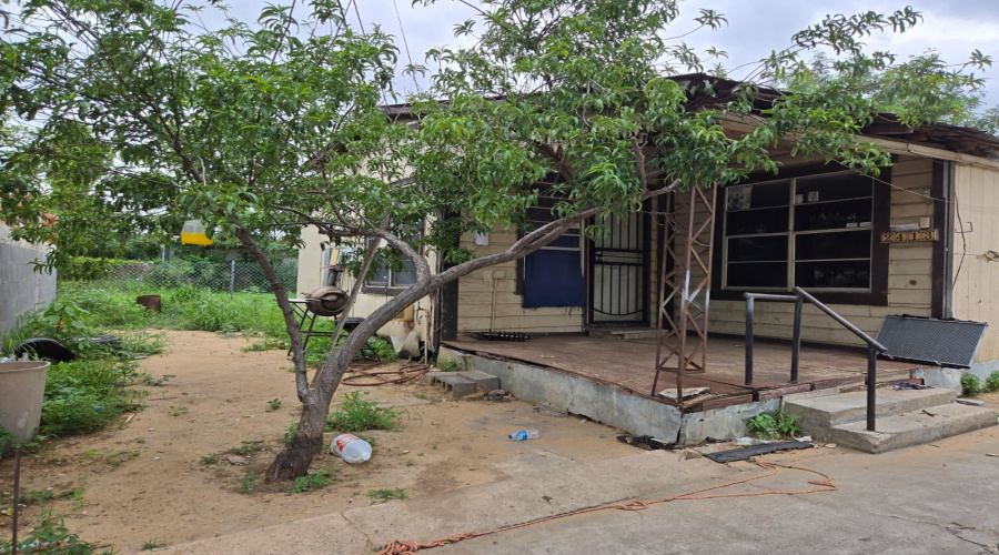 2413 Santa Clara St, Laredo, Texas, Texas 78046, 3 Bedrooms Bedrooms, 5 Rooms Rooms,2 BathroomsBathrooms,Residential,For Sale,2413 Santa Clara St,20262563