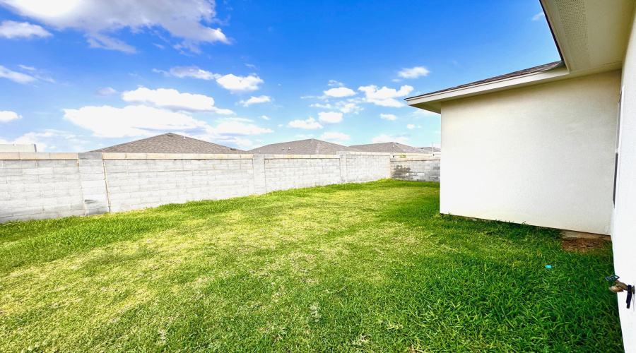 616 Journey Loop, LAREDO, Texas 78045, 3 Bedrooms Bedrooms, 5 Rooms Rooms,2 BathroomsBathrooms,Residential,For Rent,616 Journey Loop,20262564