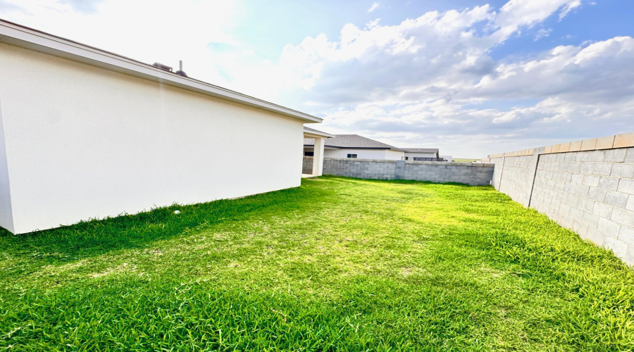 616 Journey Loop, LAREDO, Texas 78045, 3 Bedrooms Bedrooms, 5 Rooms Rooms,2 BathroomsBathrooms,Residential,For Rent,616 Journey Loop,20262564