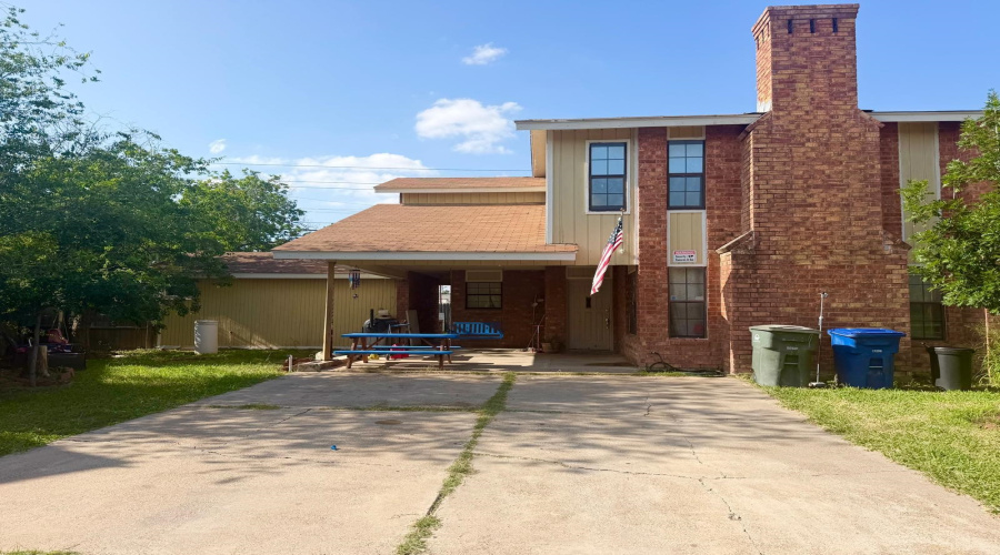 4824 Westside Ln, LAREDO, Texas 78041, 3 Bedrooms Bedrooms, 6 Rooms Rooms,2 BathroomsBathrooms,Residential,For Sale,4824 Westside Ln,20262565