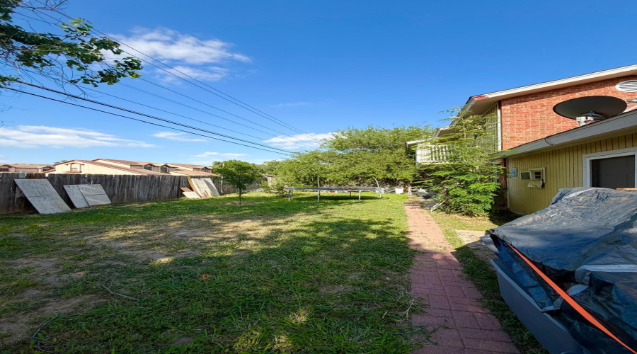 4824 Westside Ln, LAREDO, Texas 78041, 3 Bedrooms Bedrooms, 6 Rooms Rooms,2 BathroomsBathrooms,Residential,For Sale,4824 Westside Ln,20262565