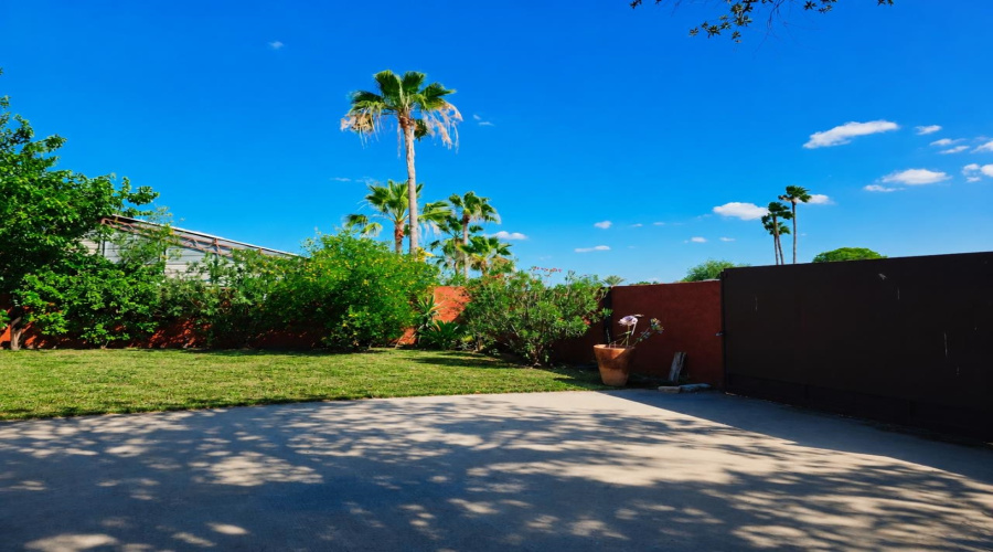 233 Rancho Viejo Dr, laredo, Texas 78045, 4 Bedrooms Bedrooms, 6 Rooms Rooms,2 BathroomsBathrooms,Residential,For Rent,233 Rancho Viejo Dr,20262566