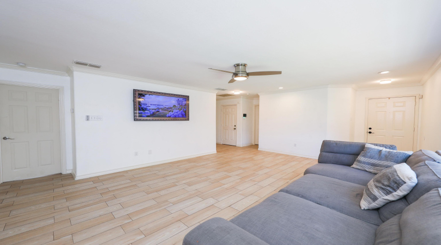 3116 Silhouette Dr, Laredo, Texas 78045, 3 Bedrooms Bedrooms, 6 Rooms Rooms,2 BathroomsBathrooms,Residential,For Sale,3116 Silhouette Dr,20262572