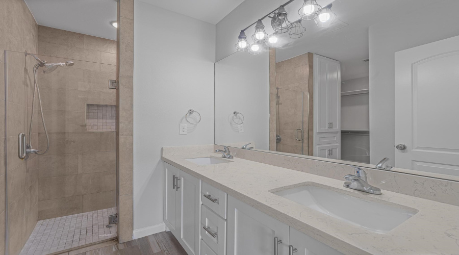 5527 Conroe St, Laredo, Texas 78046, 4 Bedrooms Bedrooms, 7 Rooms Rooms,3 BathroomsBathrooms,Residential,For Sale,5527 Conroe St,20262575