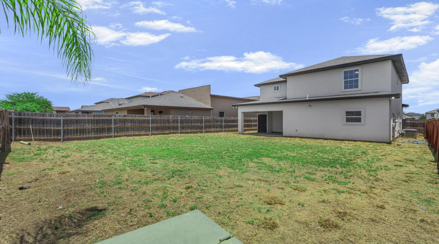 5527 Conroe St, Laredo, Texas 78046, 4 Bedrooms Bedrooms, 7 Rooms Rooms,3 BathroomsBathrooms,Residential,For Sale,5527 Conroe St,20262575