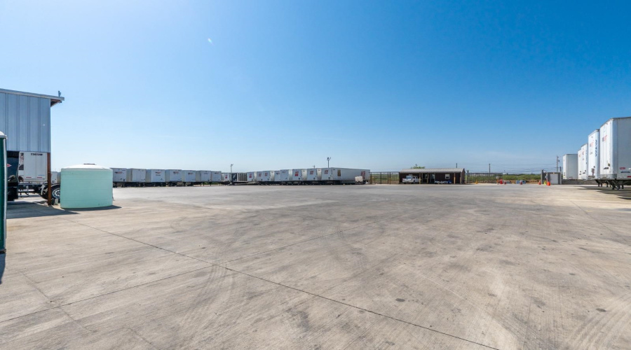 4420 E Saunders St, Laredo, Texas 78041, ,Land,For Rent,4420 E Saunders St,20262574