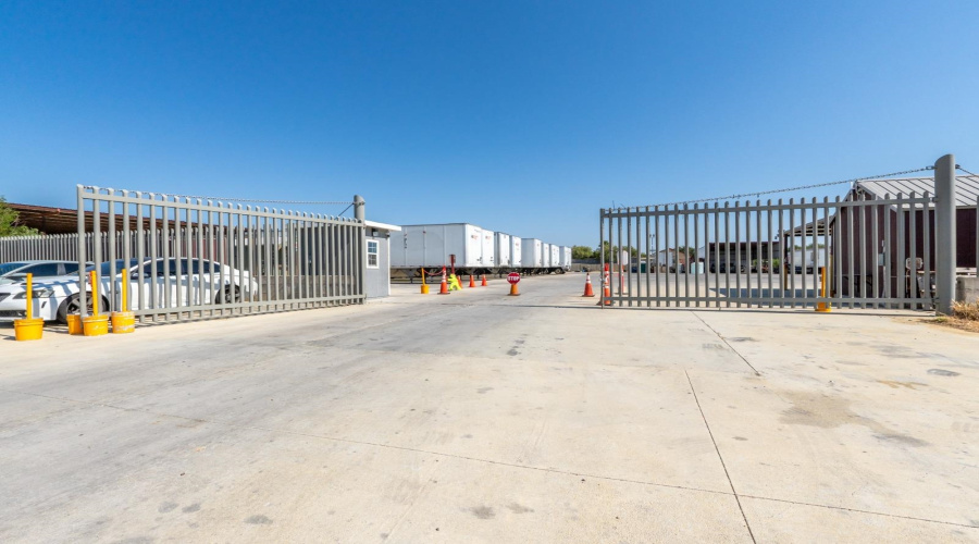 4420 E Saunders St, Laredo, Texas 78041, ,Land,For Rent,4420 E Saunders St,20262574