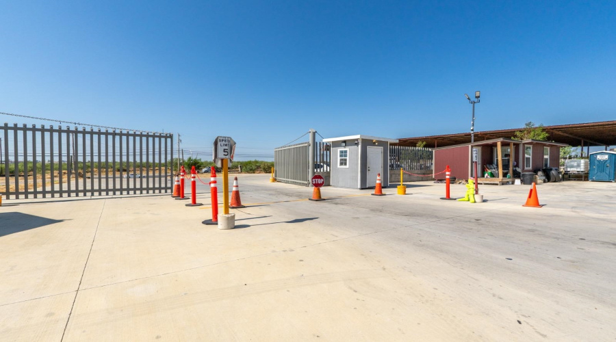 4420 E Saunders St, Laredo, Texas 78041, ,Land,For Rent,4420 E Saunders St,20262574