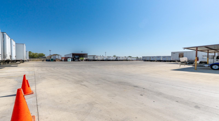 4420 E Saunders St, Laredo, Texas 78041, ,Land,For Rent,4420 E Saunders St,20262574