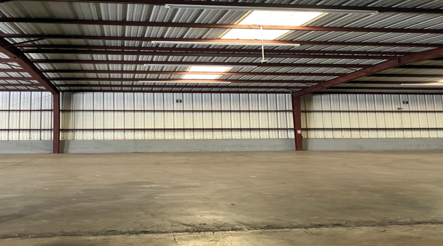 5305 Santa Maria Ave, Laredo, Texas 78040, 1 Bedroom Bedrooms, 1 Room Rooms,1 BathroomBathrooms,Commercial/industrial,For Rent,5305 Santa Maria Ave,20262577