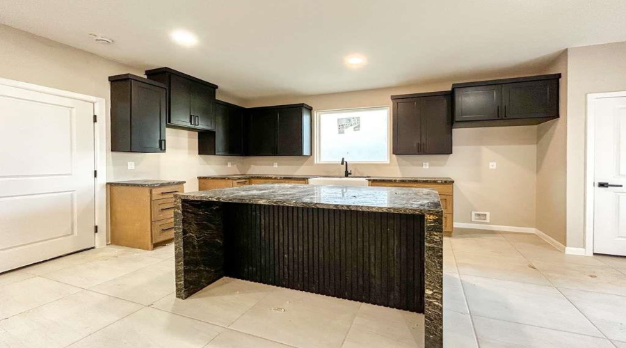 1524 Cincho St., Laredo, Texas 78046, 4 Bedrooms Bedrooms, 8 Rooms Rooms,2 BathroomsBathrooms,Residential,For Sale,1524 Cincho St.,20253746