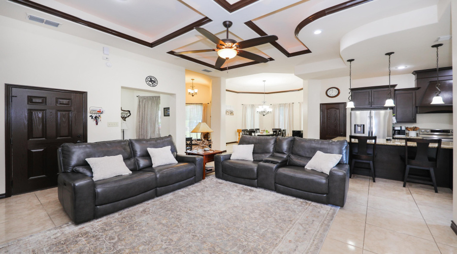 321 Collado Dr, Laredo, Texas 78045-6866, 3 Bedrooms Bedrooms, 7 Rooms Rooms,2 BathroomsBathrooms,Residential,For Sale,321 Collado Dr,20262578