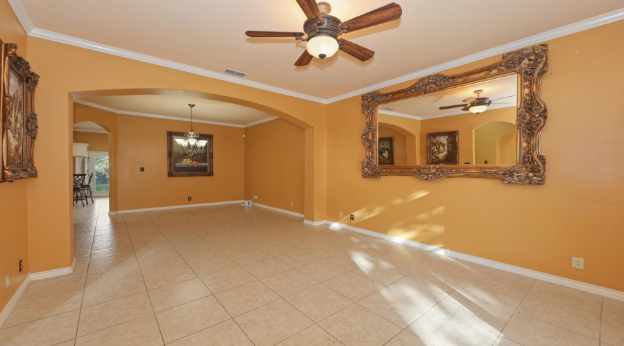 10601 Porfirio Dr, Laredo, Texas 78045, 5 Bedrooms Bedrooms, 7 Rooms Rooms,3 BathroomsBathrooms,Residential,For Sale,10601 Porfirio Dr,20262580