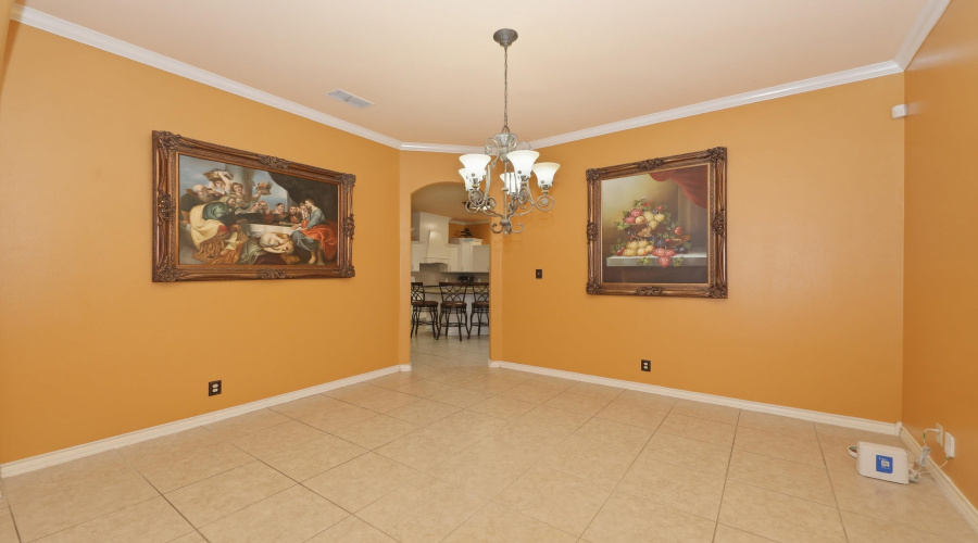 10601 Porfirio Dr, Laredo, Texas 78045, 5 Bedrooms Bedrooms, 7 Rooms Rooms,3 BathroomsBathrooms,Residential,For Sale,10601 Porfirio Dr,20262580